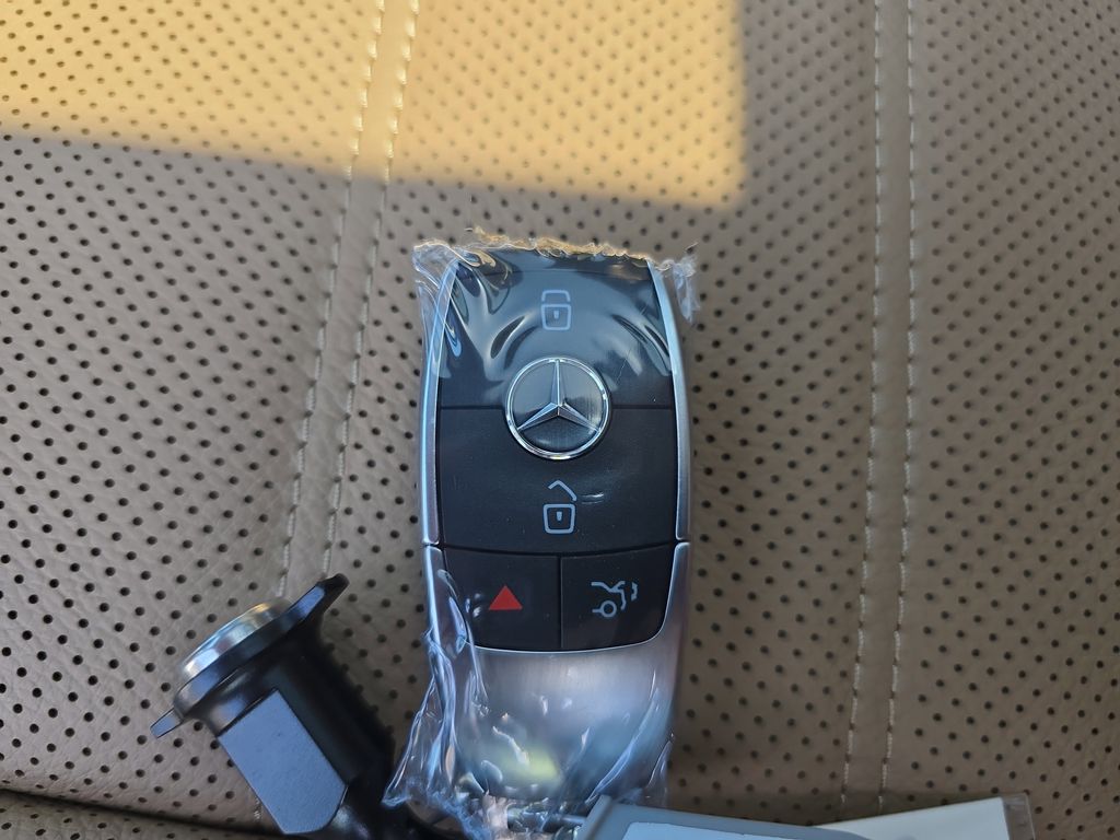 Vehicle image 38 of 39