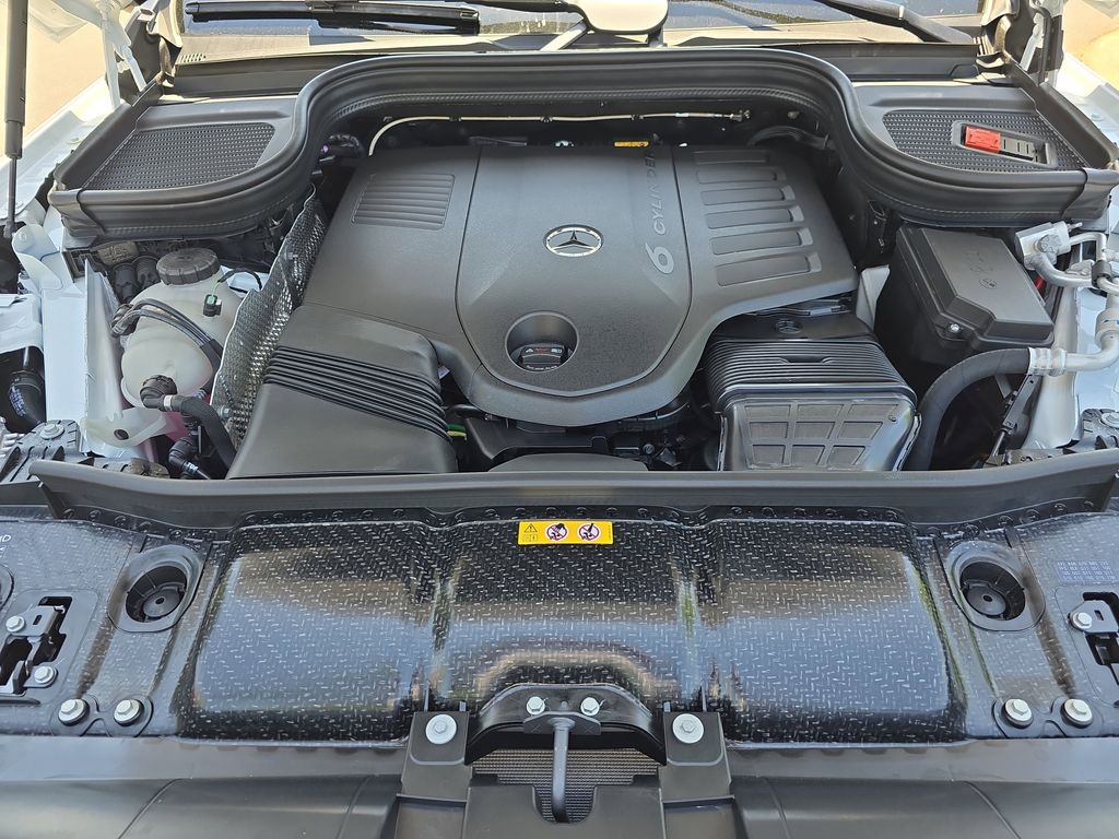 Vehicle image 33 of 39
