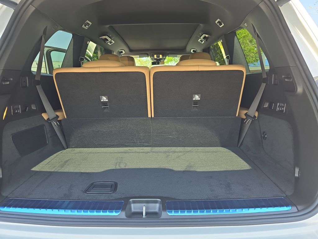 Vehicle image 13 of 39