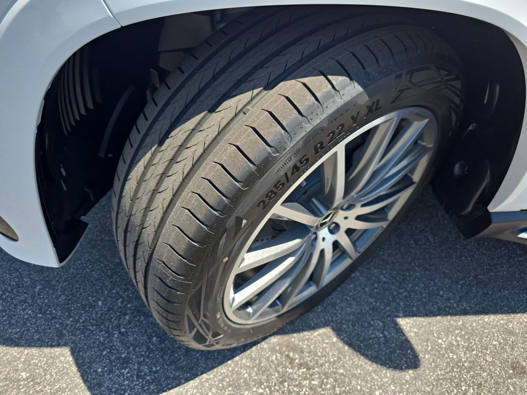 Vehicle image 35 of 39