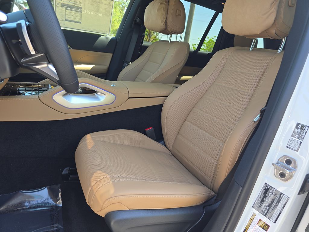 Vehicle image 16 of 39