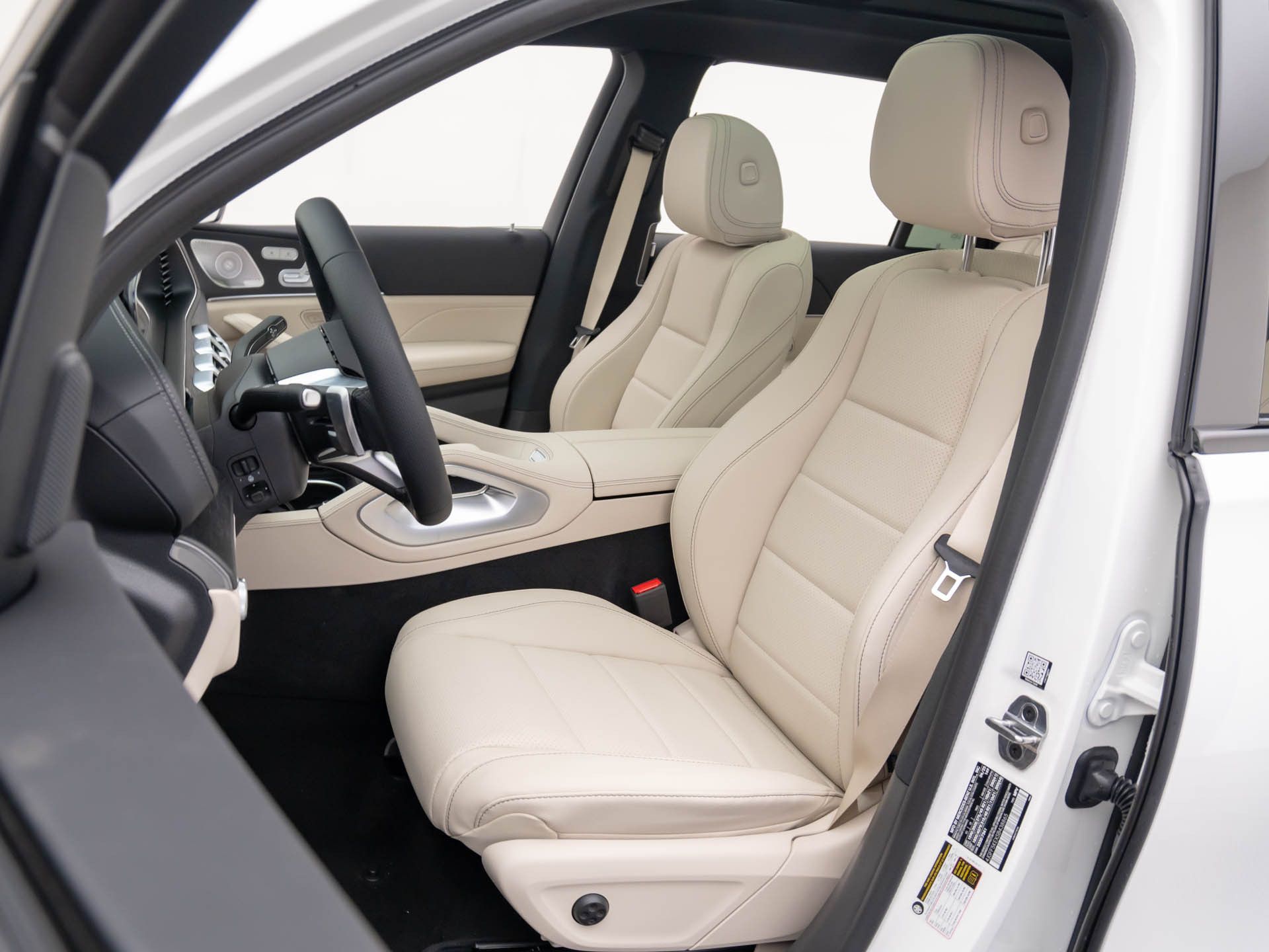 Vehicle image 18 of 41