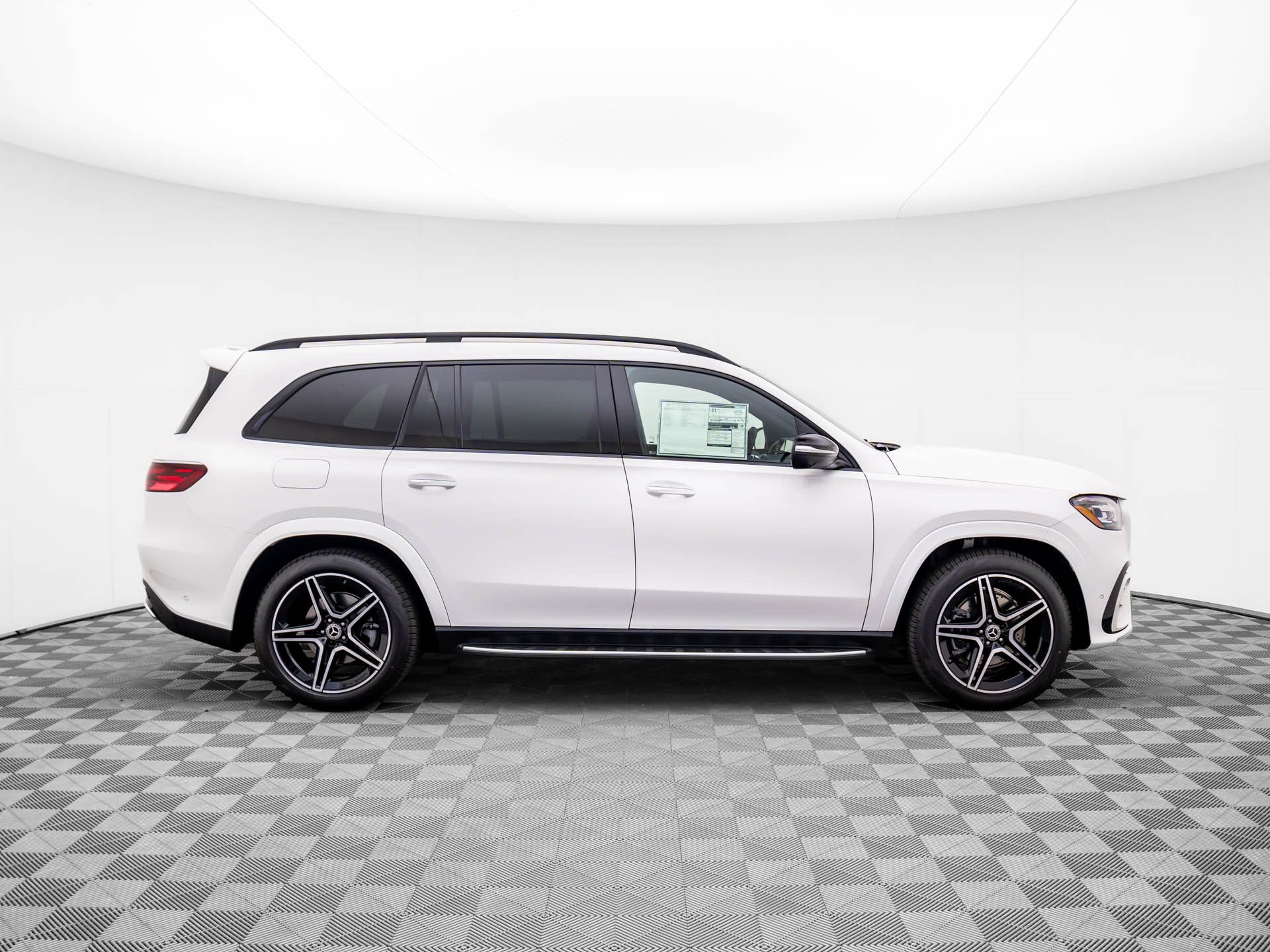 Vehicle image 4 of 41