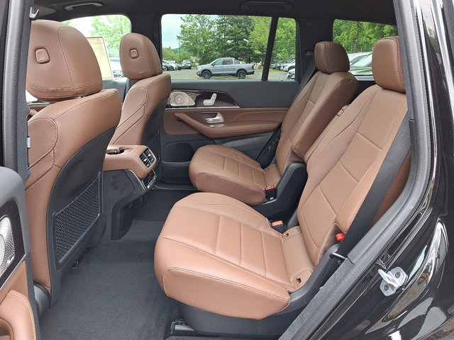 Vehicle image 10 of 23