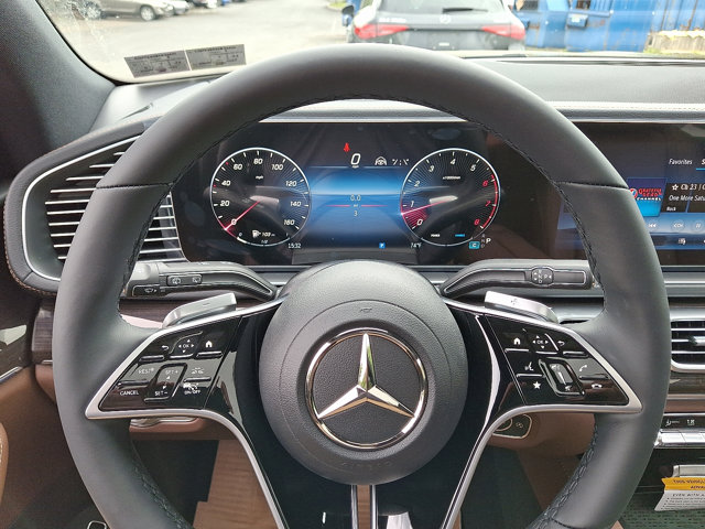 Vehicle image 20 of 23