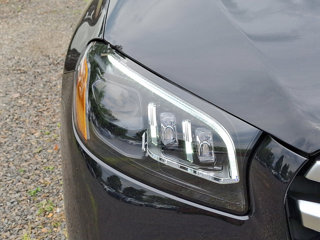 Vehicle image 9 of 23