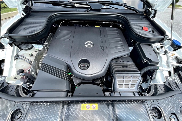 Vehicle image 5 of 17