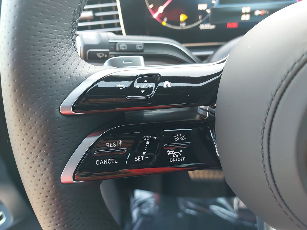 Vehicle image 19 of 40