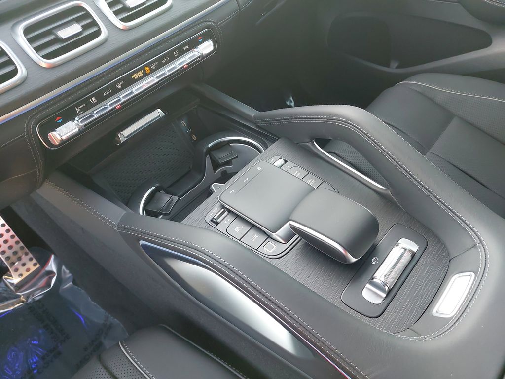 Vehicle image 27 of 40