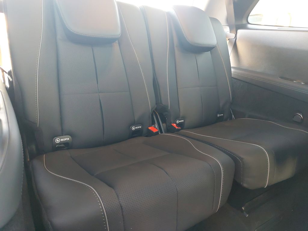 Vehicle image 12 of 40