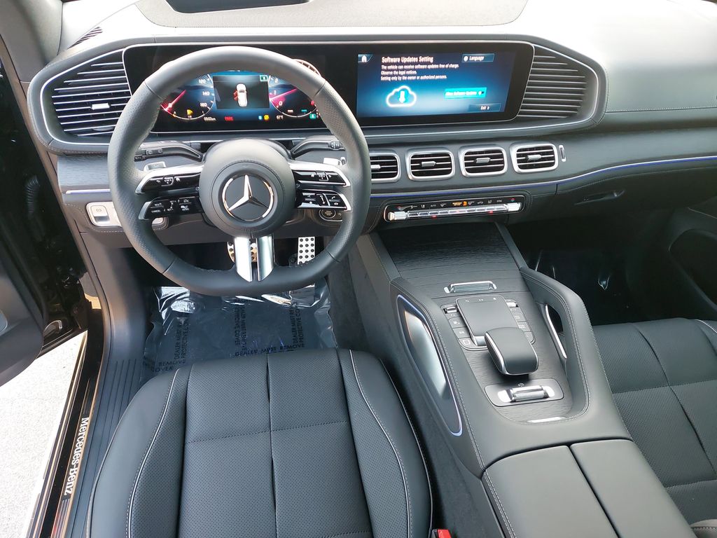 Vehicle image 18 of 40