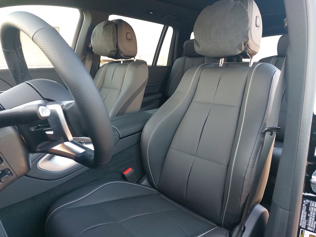 Vehicle image 17 of 40