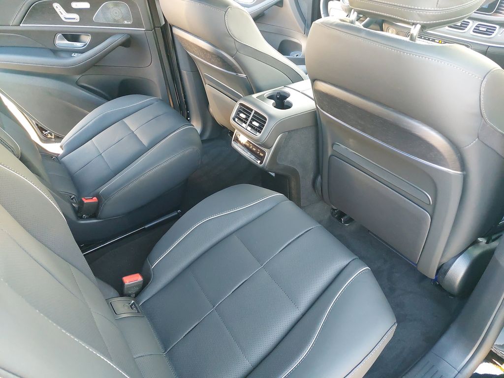 Vehicle image 11 of 40