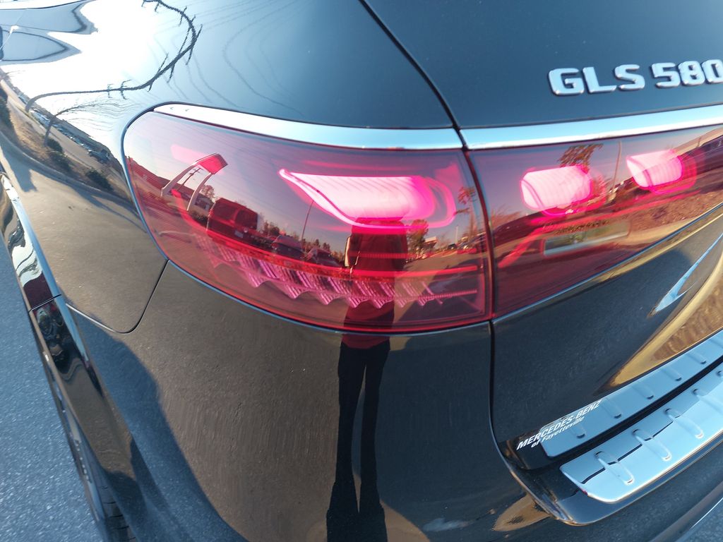Vehicle image 36 of 40