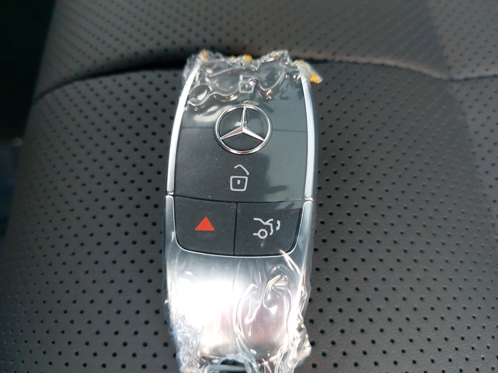 Vehicle image 39 of 40