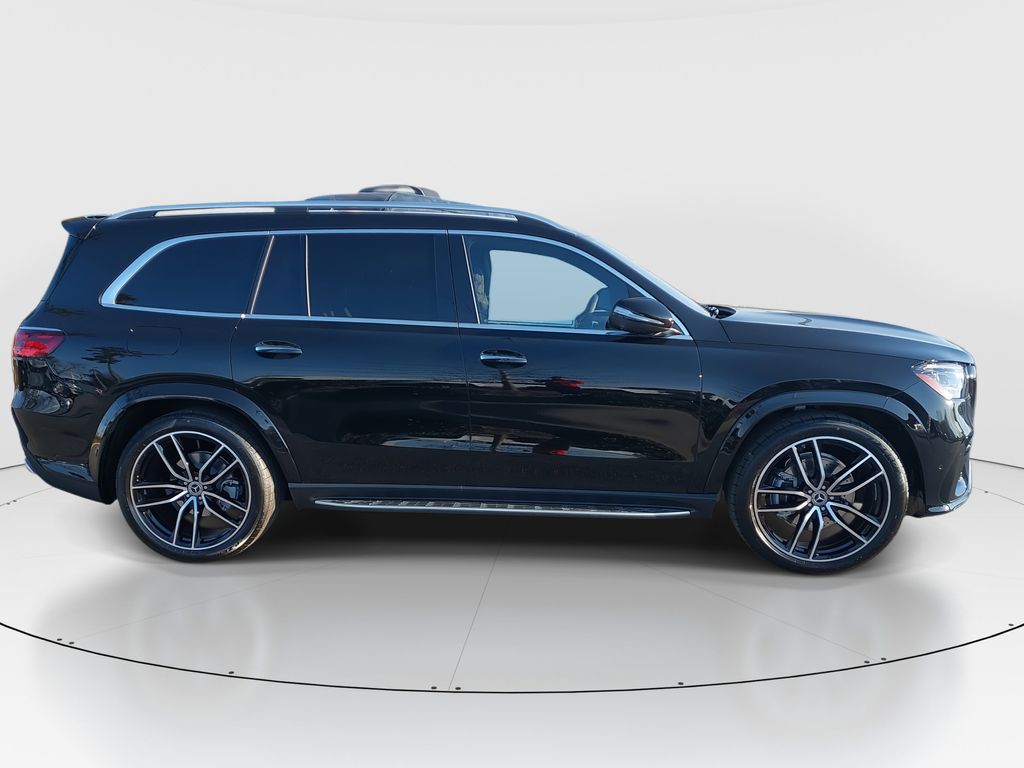 Vehicle image 4 of 40