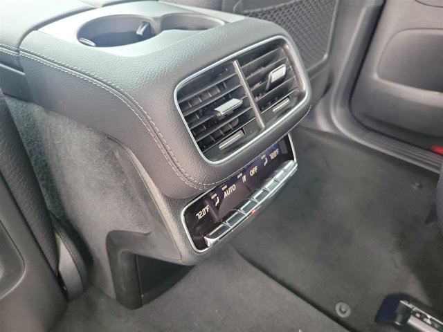 Vehicle image 25 of 45