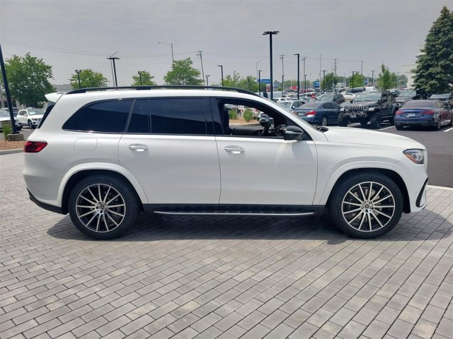 Vehicle image 4 of 45