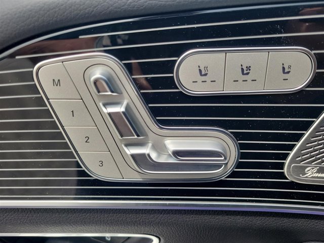 Vehicle image 27 of 45