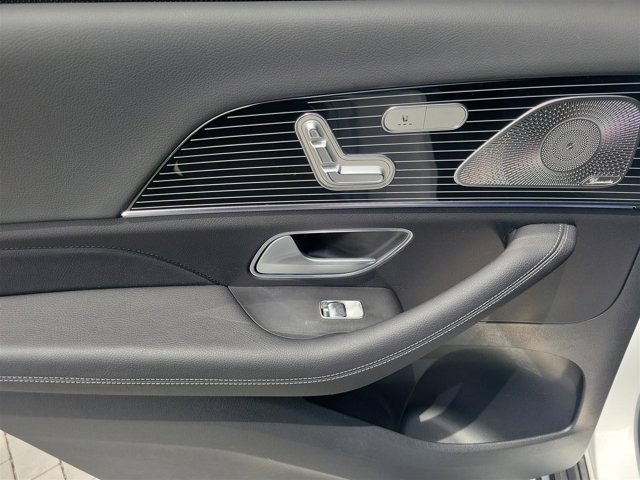 Vehicle image 16 of 45