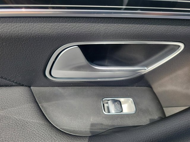 Vehicle image 18 of 45