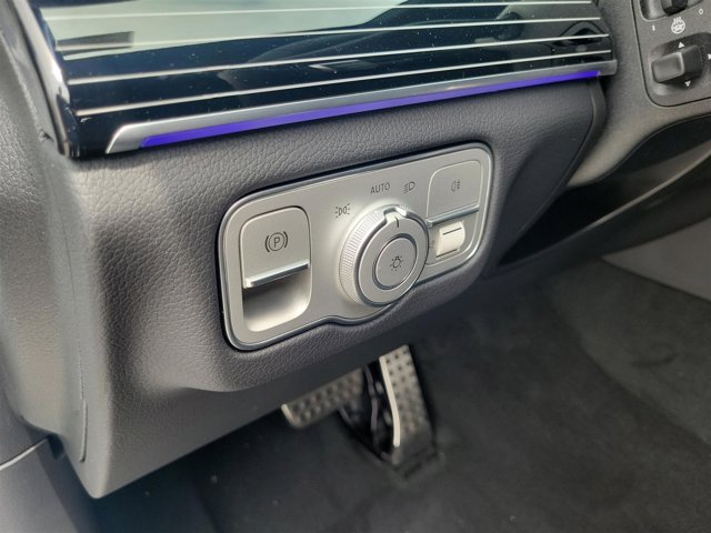 Vehicle image 30 of 45