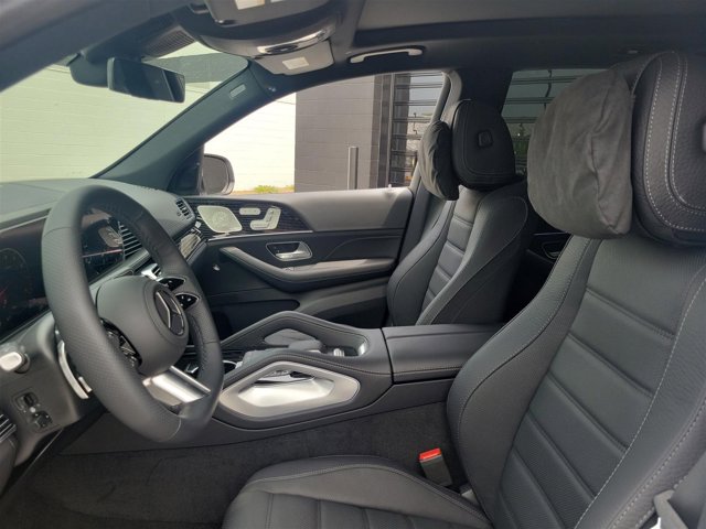 Vehicle image 32 of 45