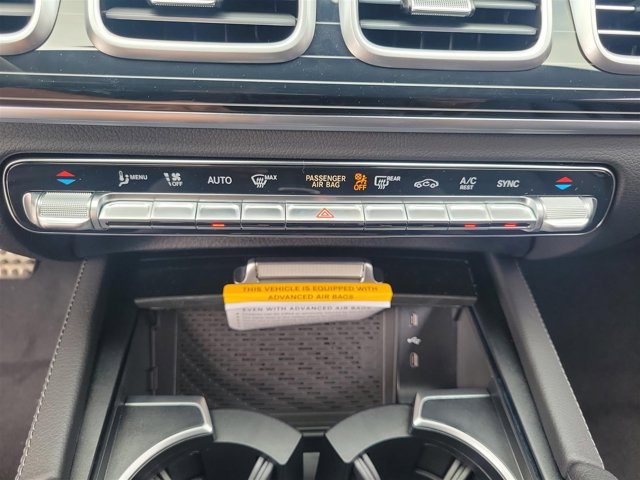 Vehicle image 37 of 45