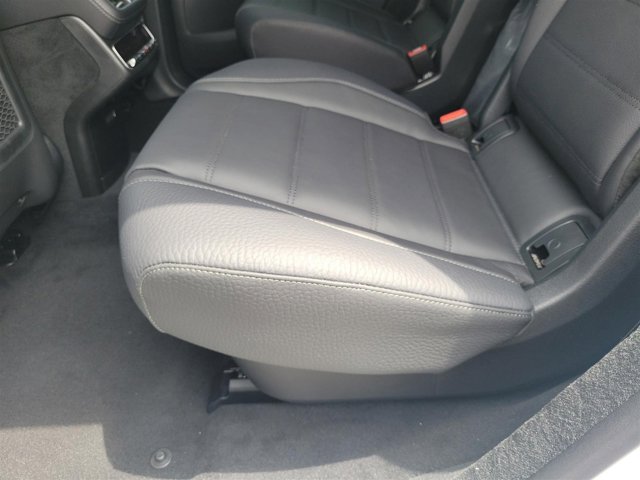 Vehicle image 19 of 45