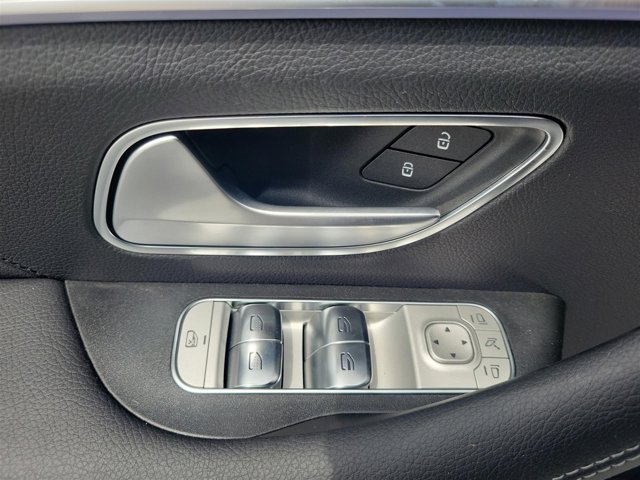 Vehicle image 28 of 45