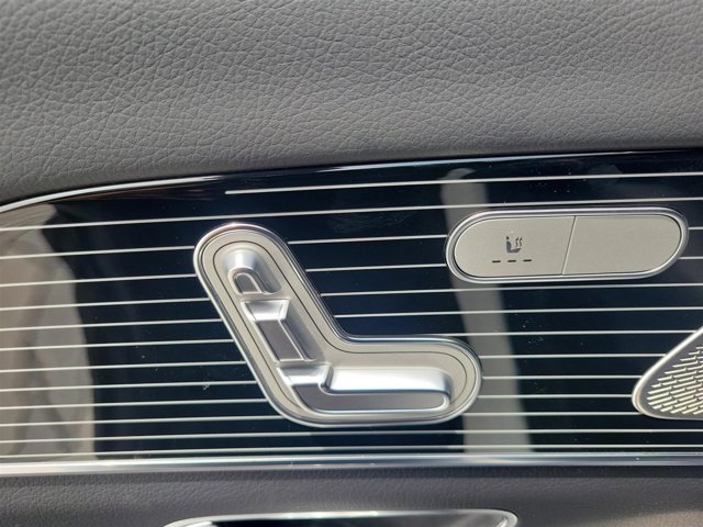 Vehicle image 17 of 45