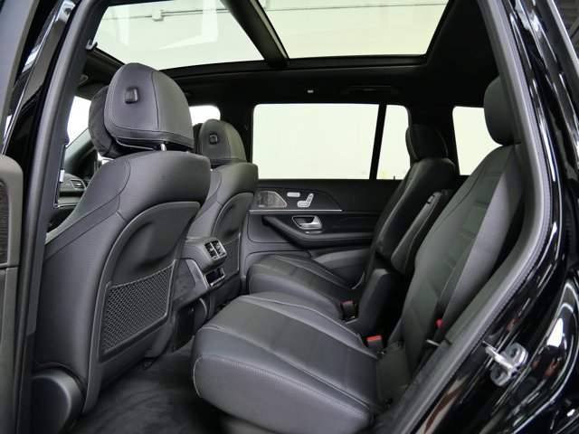 Vehicle image 6 of 14