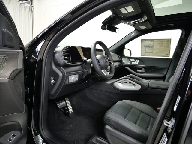 Vehicle image 9 of 14