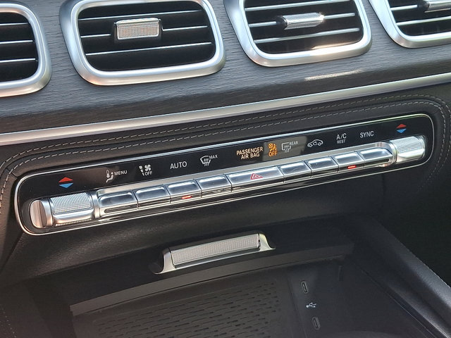 Vehicle image 16 of 22