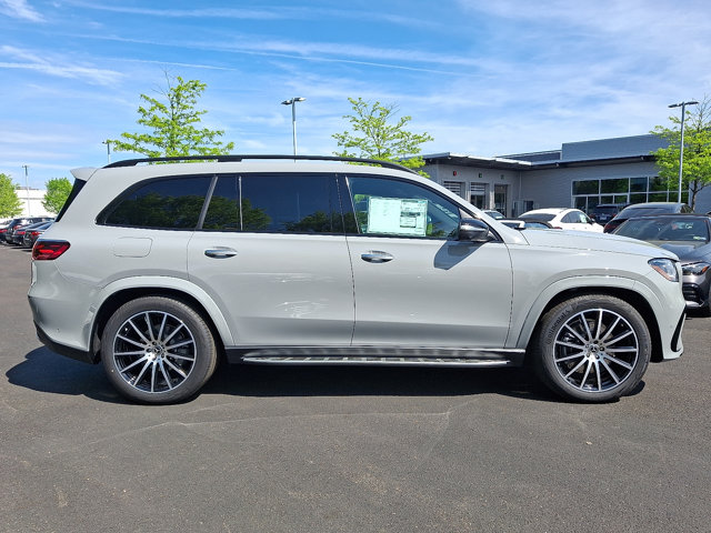 Vehicle image 4 of 22