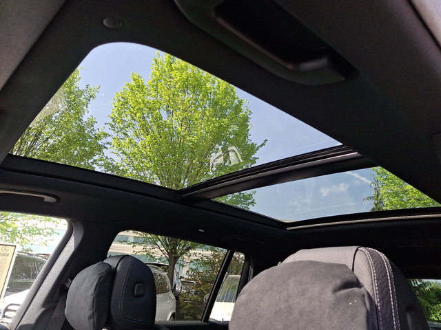 Vehicle image 14 of 22