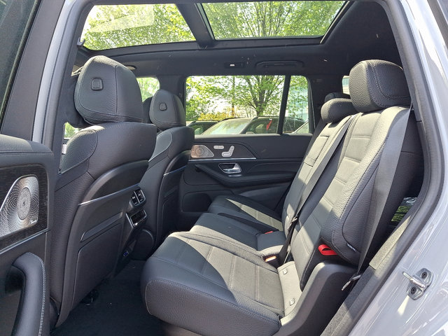 Vehicle image 10 of 22