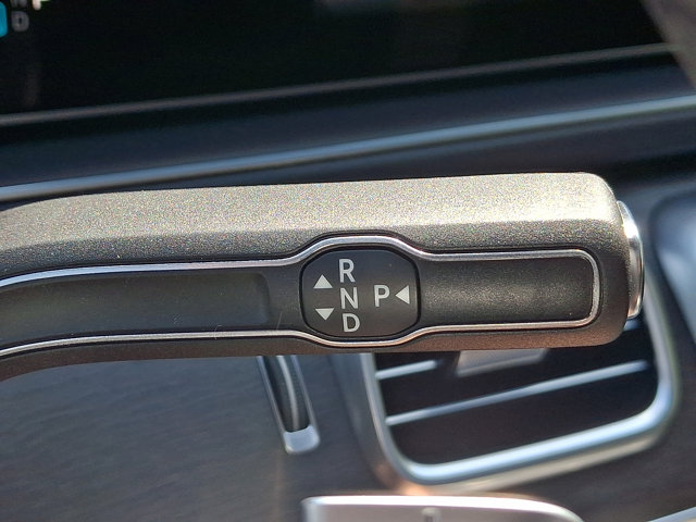 Vehicle image 15 of 22