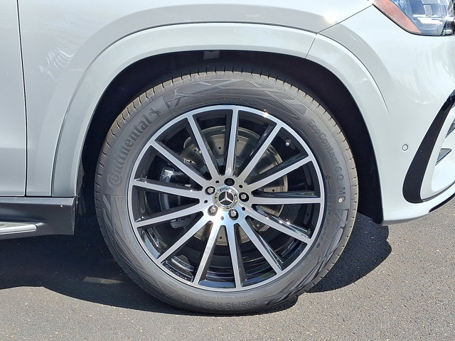Vehicle image 8 of 22