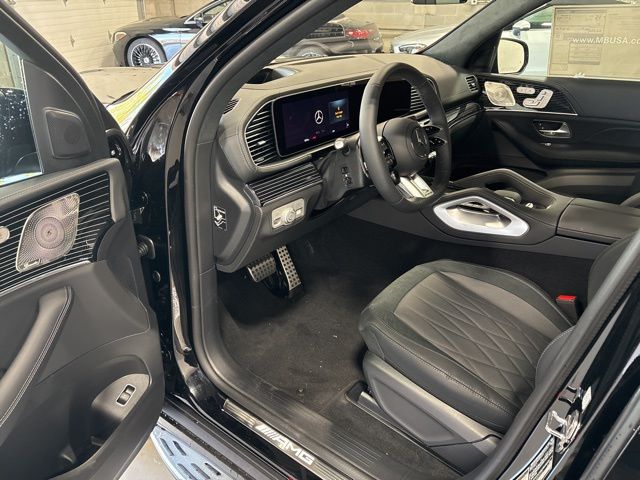 Vehicle image 14 of 34
