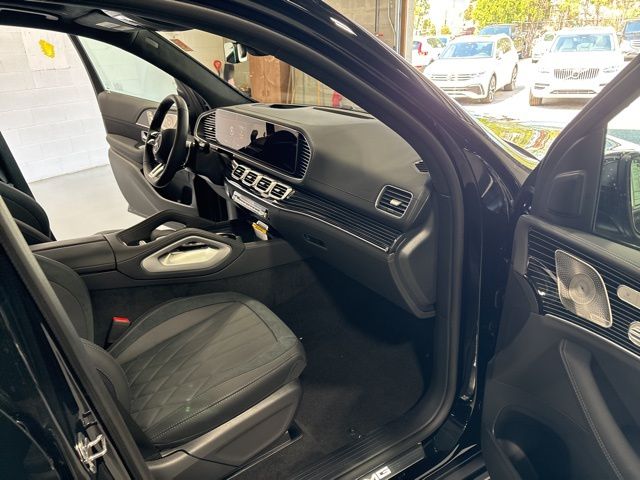 Vehicle image 18 of 34