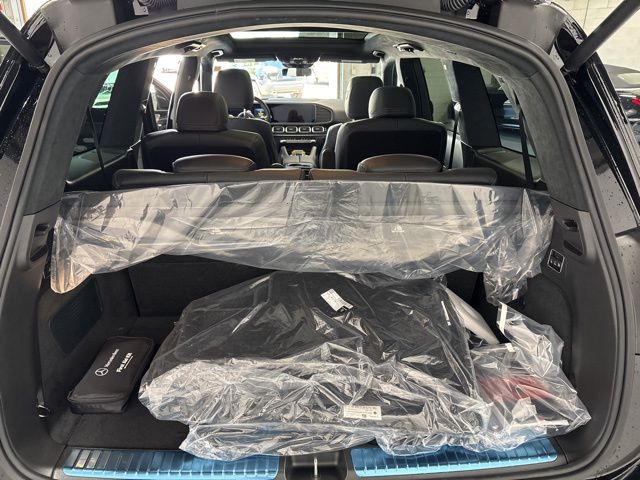 Vehicle image 16 of 34