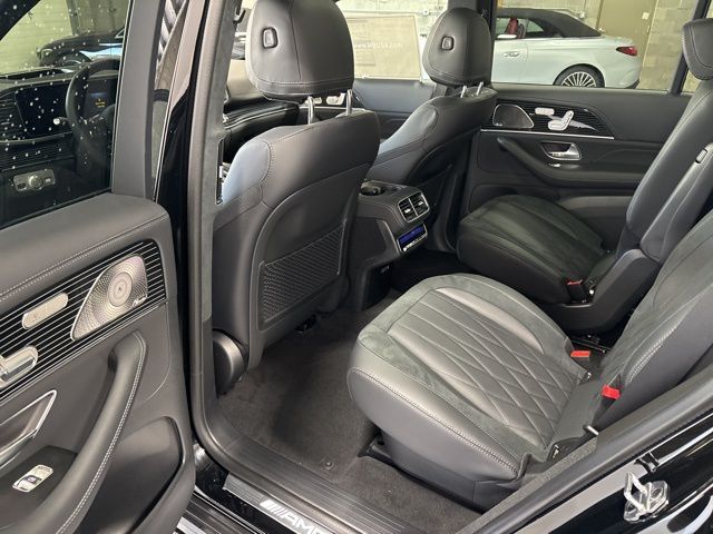 Vehicle image 15 of 34