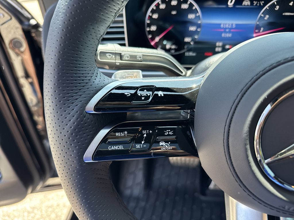 Vehicle image 23 of 39