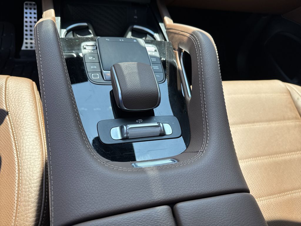 Vehicle image 37 of 39