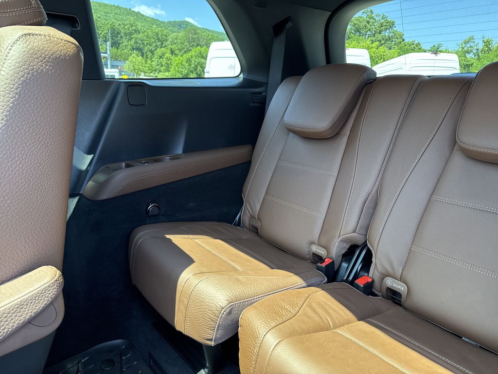 Vehicle image 14 of 39
