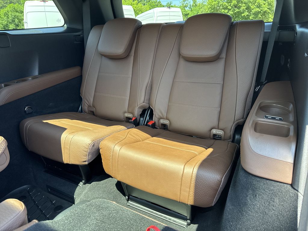 Vehicle image 12 of 39