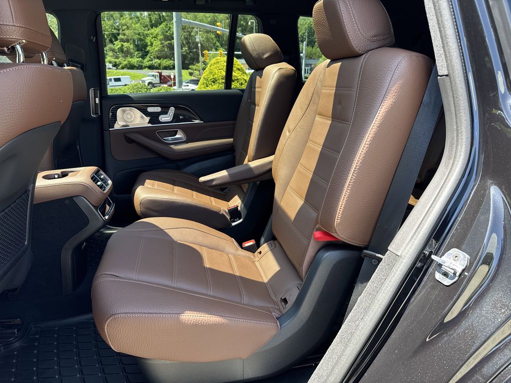 Vehicle image 15 of 39