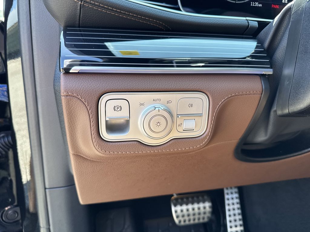 Vehicle image 36 of 39