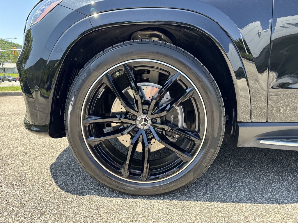 Vehicle image 8 of 39